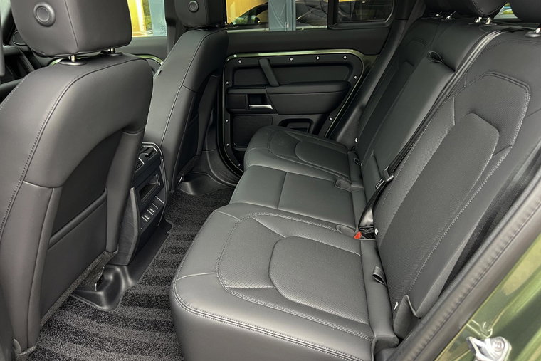 Vehicle Image 13