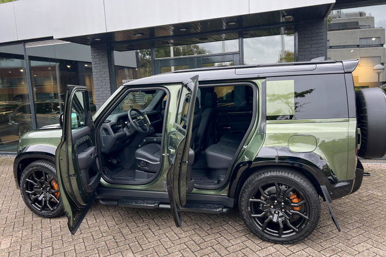 Vehicle Image 9