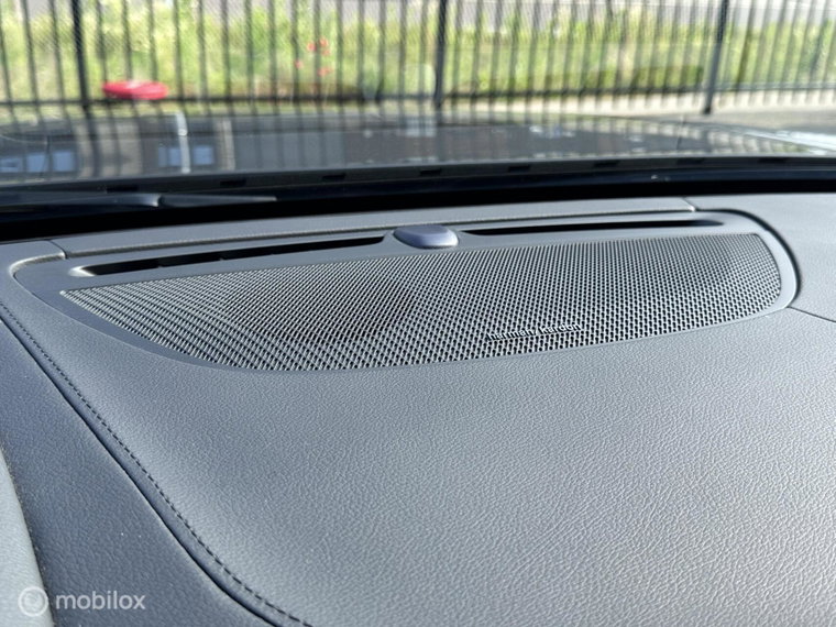 Vehicle Image 40