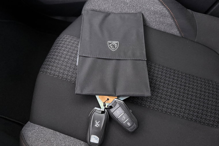 Vehicle Image 30