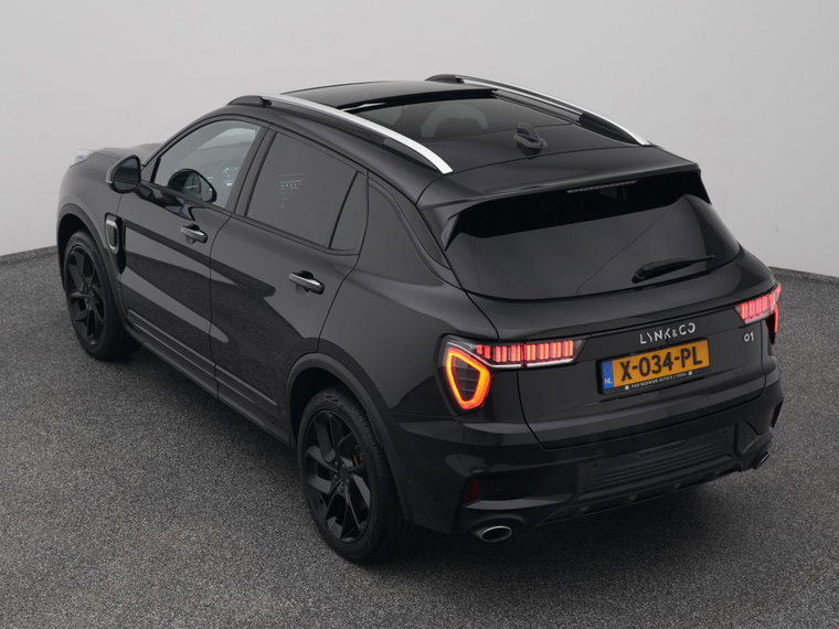 Vehicle Image 25