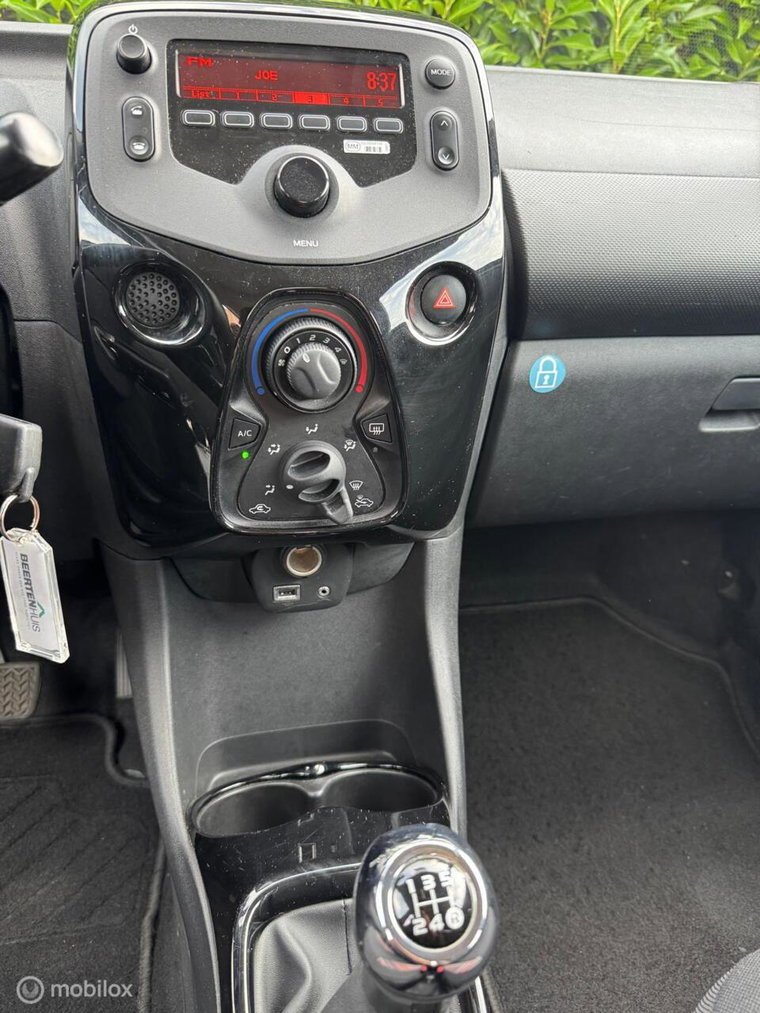 Vehicle Image 17