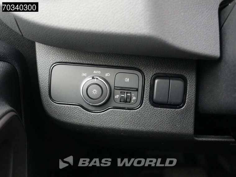 Vehicle Image 39