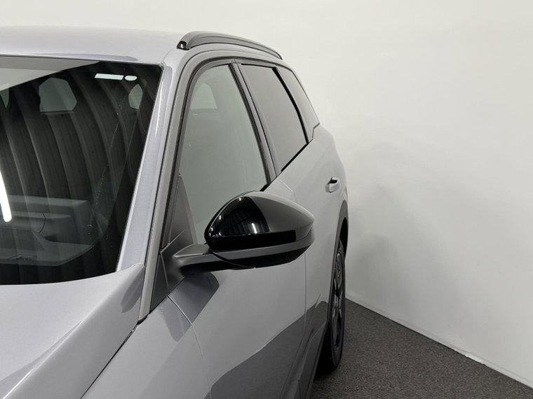 Vehicle Image 38