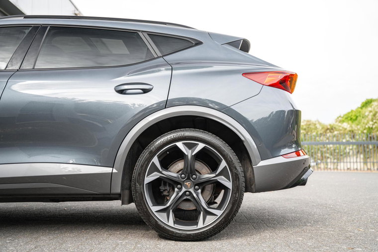 Vehicle Image 24