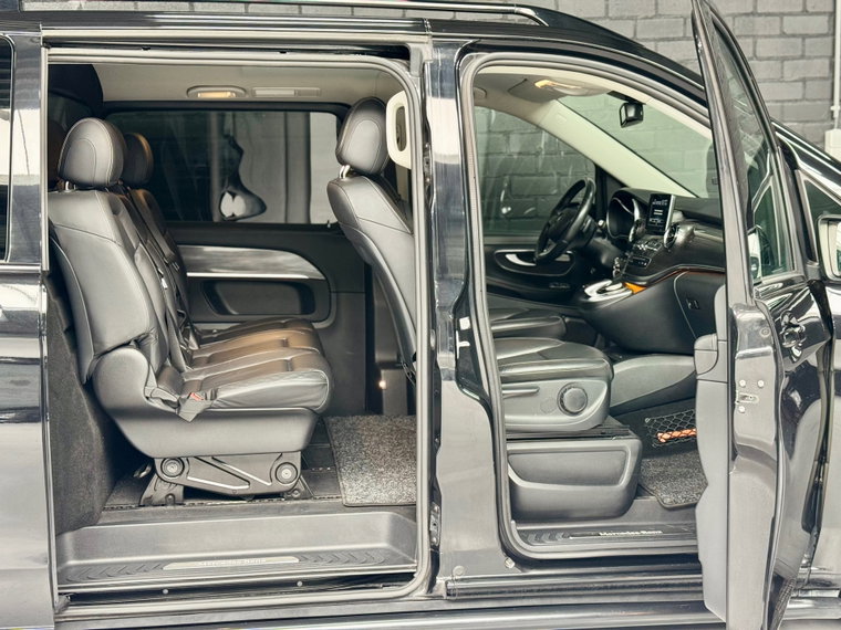 Vehicle Image 32
