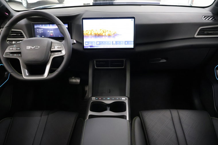 Vehicle Image 9