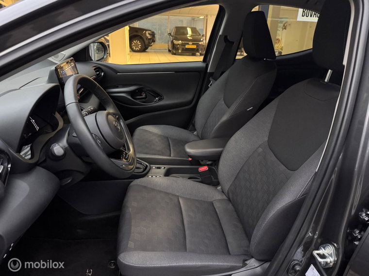 Vehicle Image 16