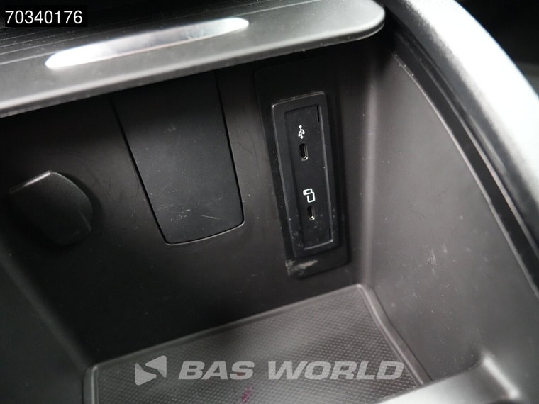 Vehicle Image 47