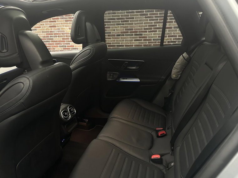 Vehicle Image 28