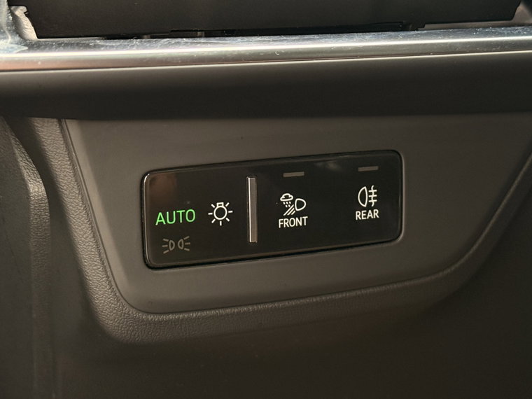 Vehicle Image 26