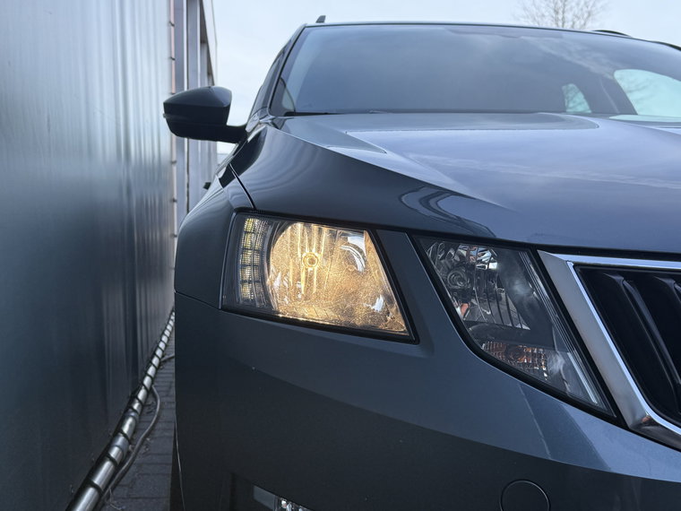 Vehicle Image 32