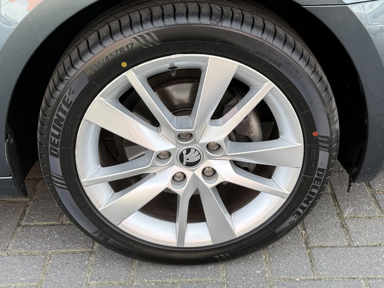 Vehicle Image 38
