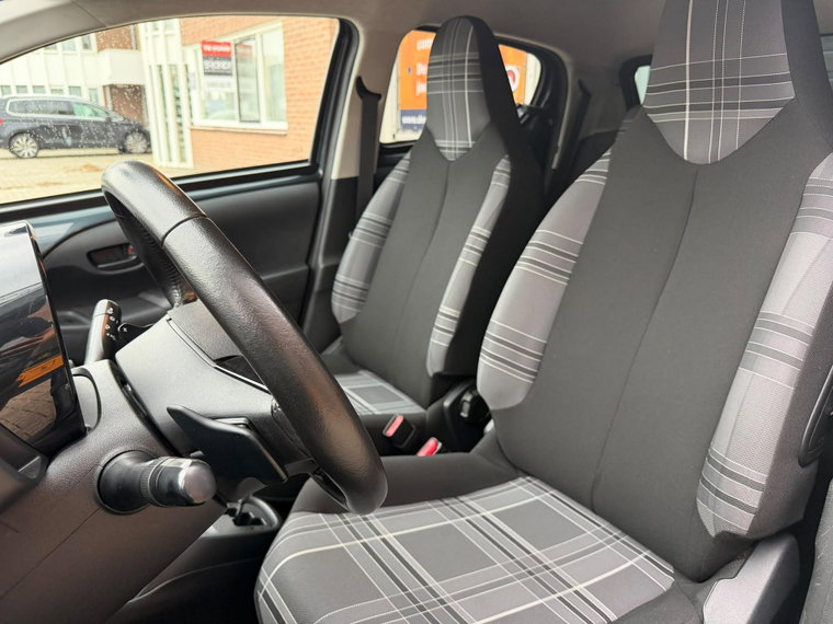 Vehicle Image 21