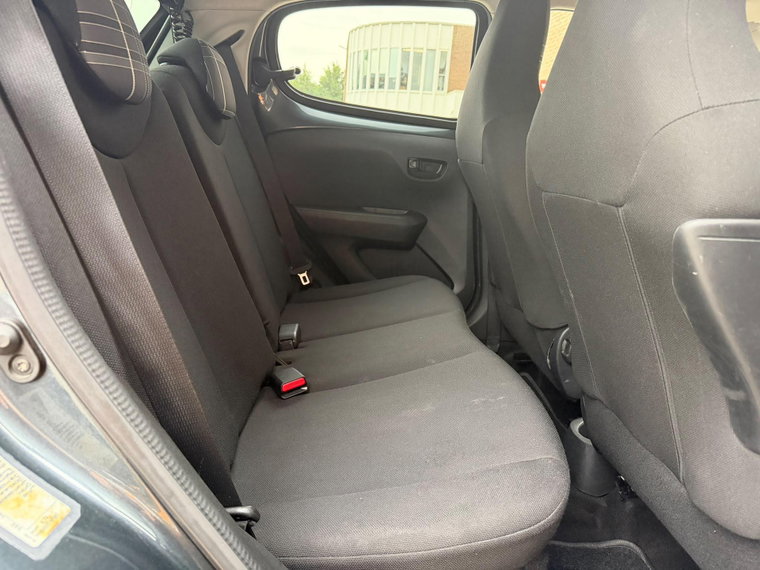 Vehicle Image 22