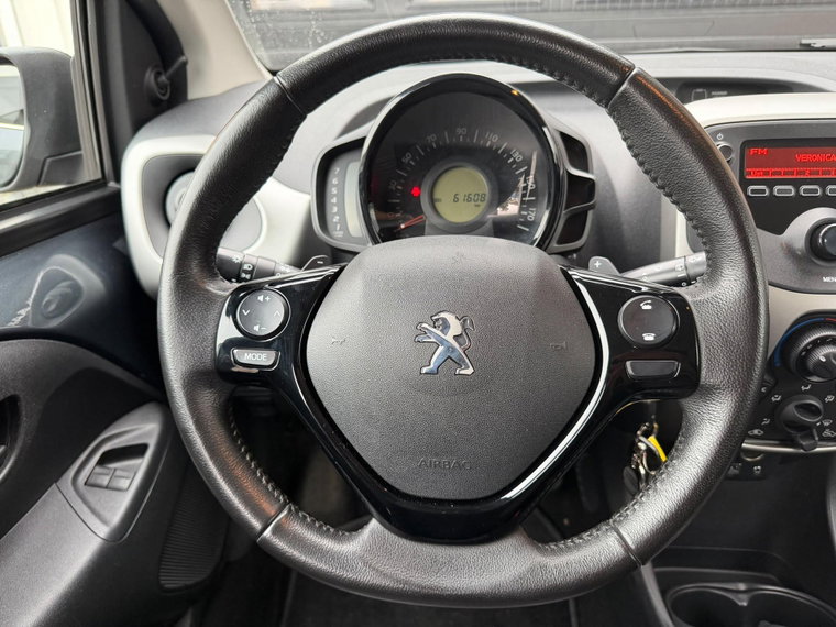 Vehicle Image 28