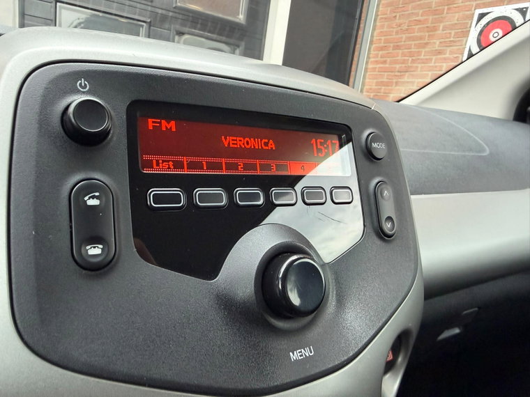 Vehicle Image 30