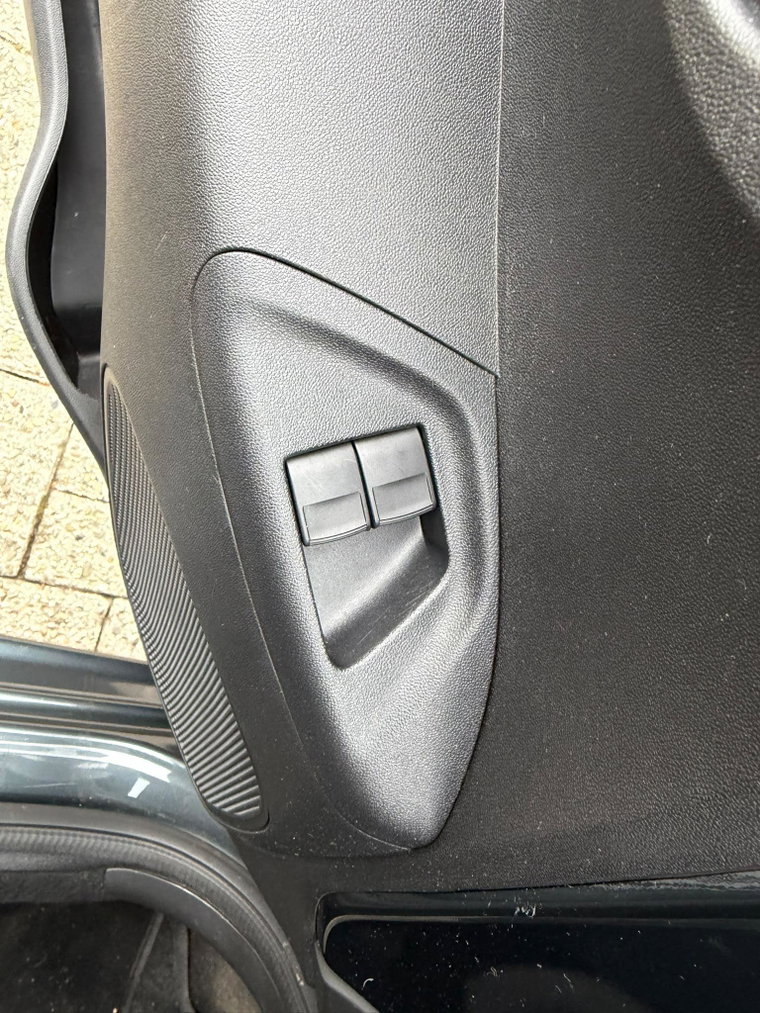 Vehicle Image 33