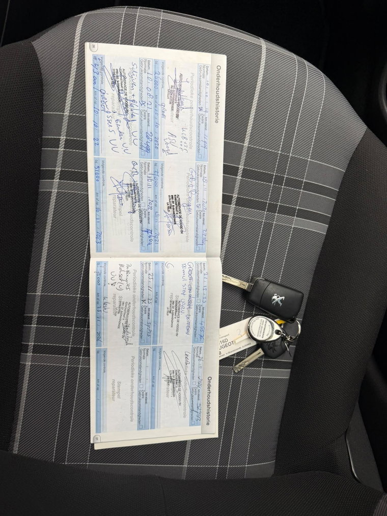 Vehicle Image 35