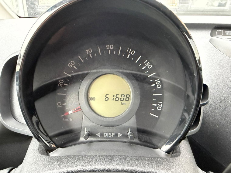 Vehicle Image 37