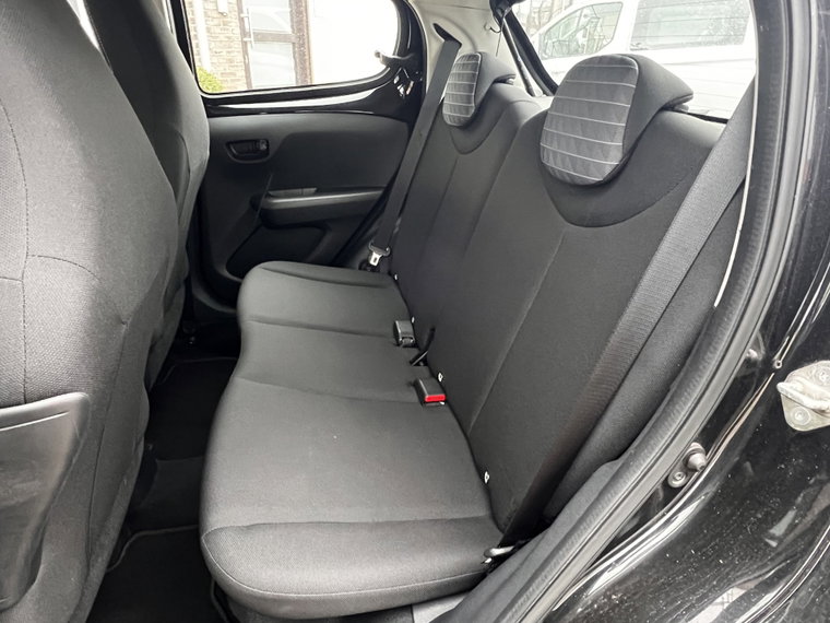 Vehicle Image 13
