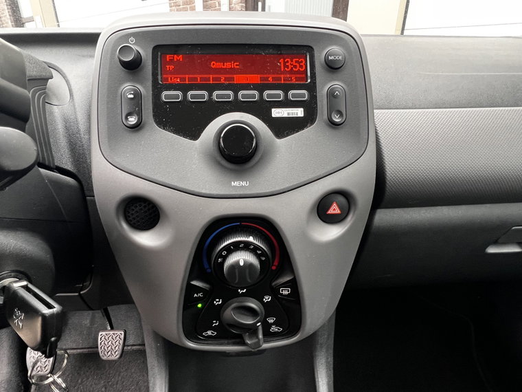 Vehicle Image 22