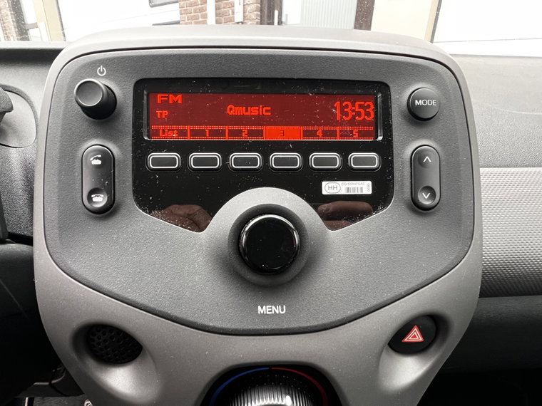 Vehicle Image 23