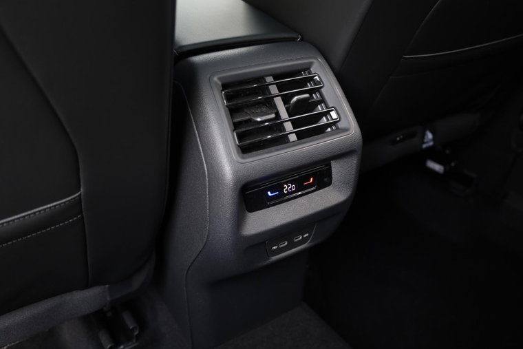 Vehicle Image 40