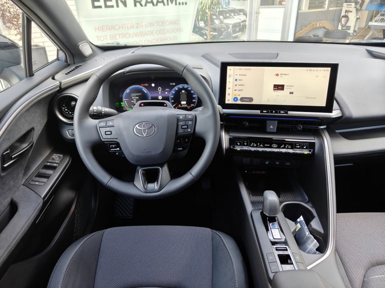 Vehicle Image 15