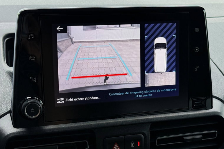 Vehicle Image 21