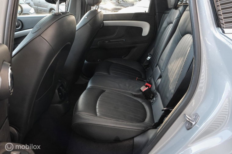 Vehicle Image 40