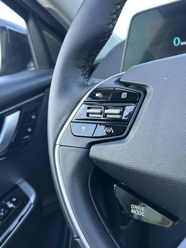 Vehicle Image 27