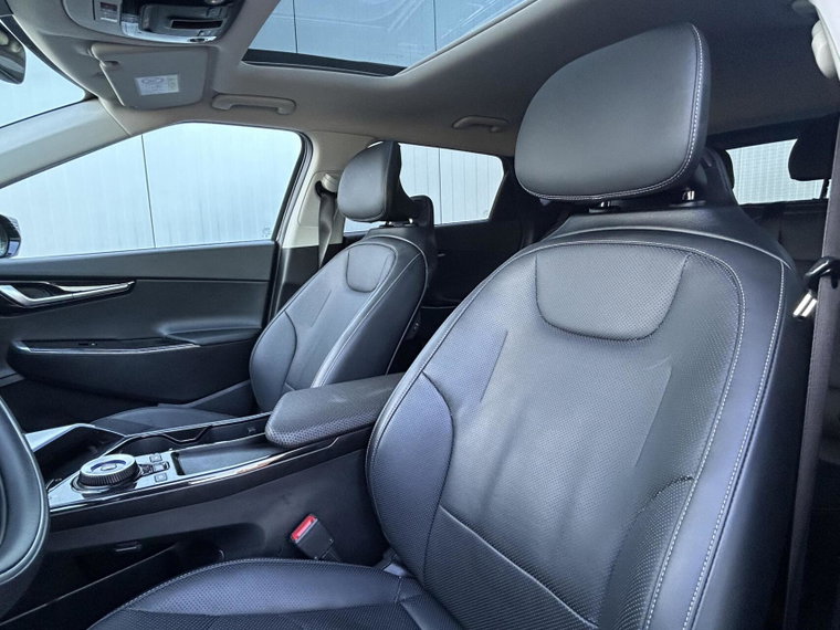 Vehicle Image 35