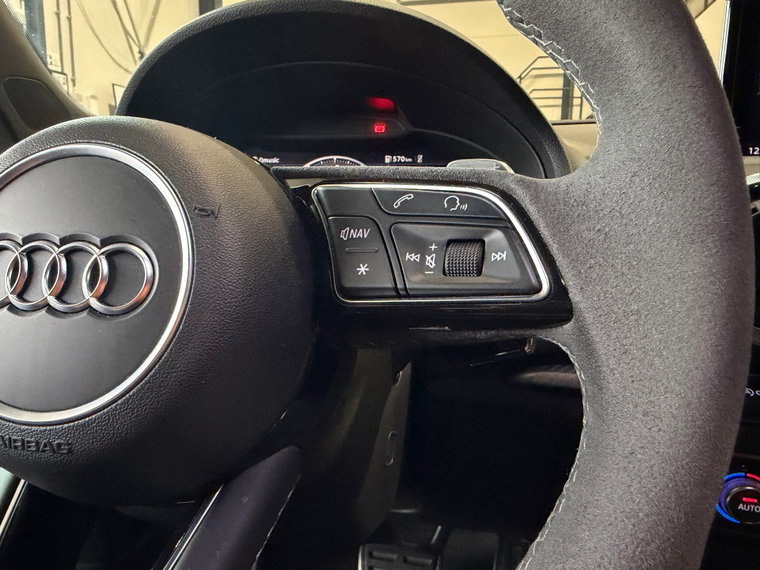 Vehicle Image 28