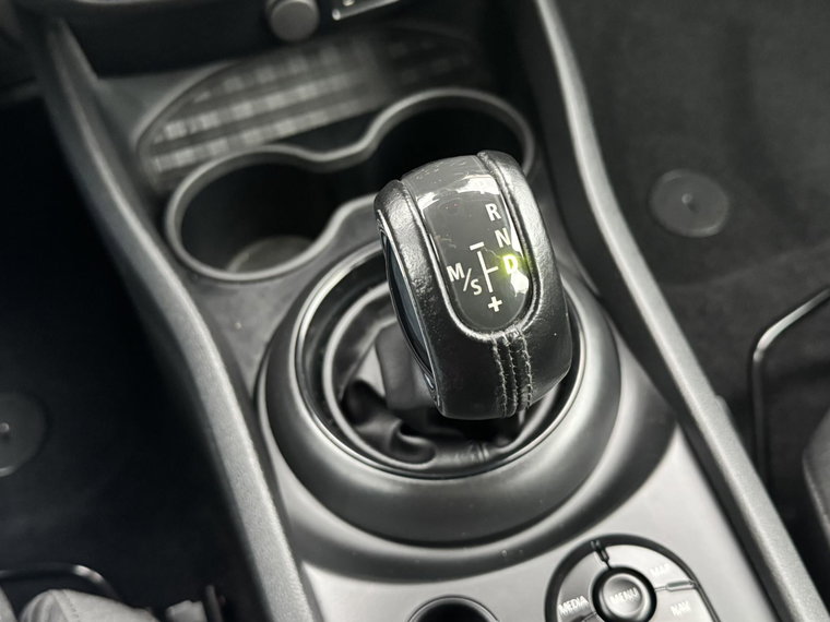 Vehicle Image 26