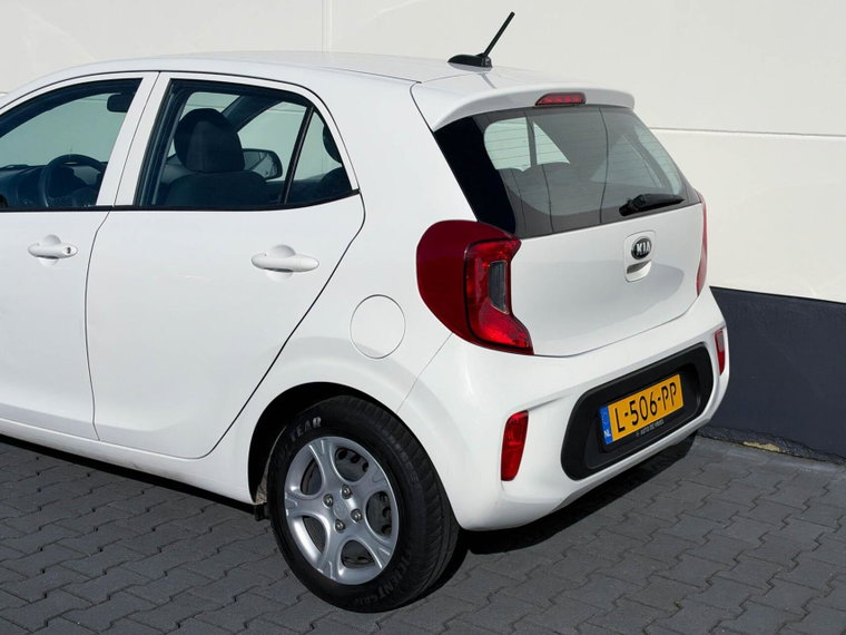 Vehicle Image 30