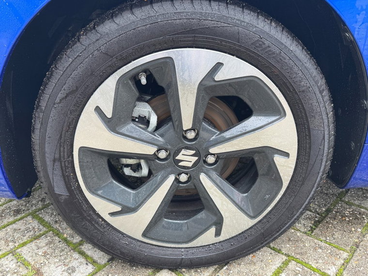 Vehicle Image 16