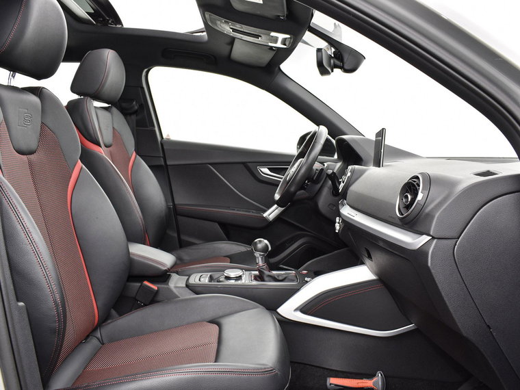 Vehicle Image 14