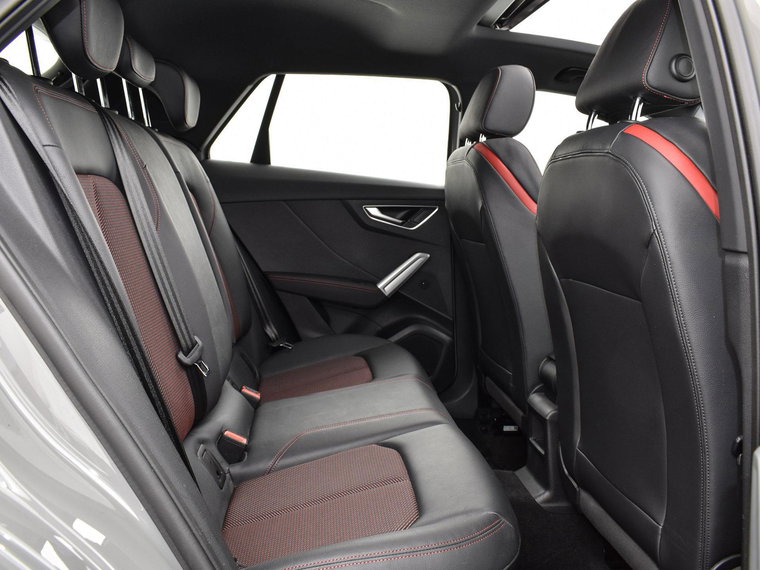 Vehicle Image 15