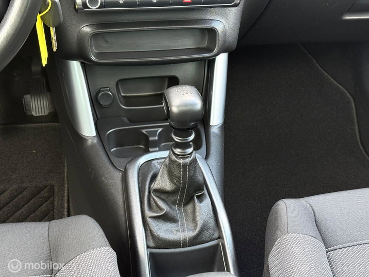 Vehicle Image 25