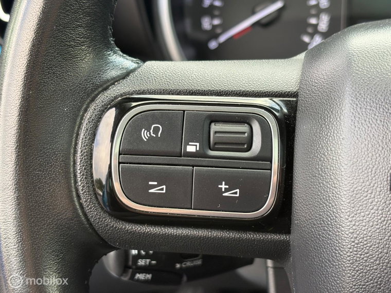 Vehicle Image 28