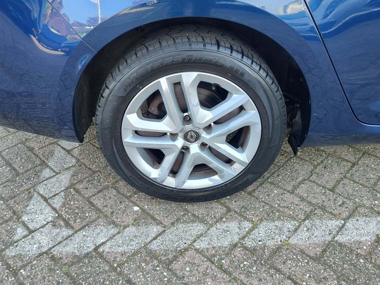 Vehicle Image 29