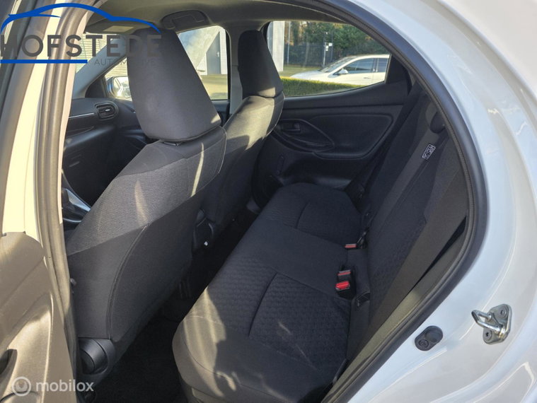 Vehicle Image 12