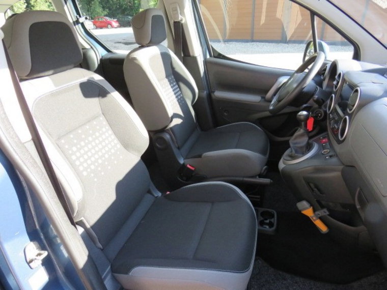 Vehicle Image 15