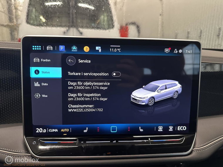 Vehicle Image 8