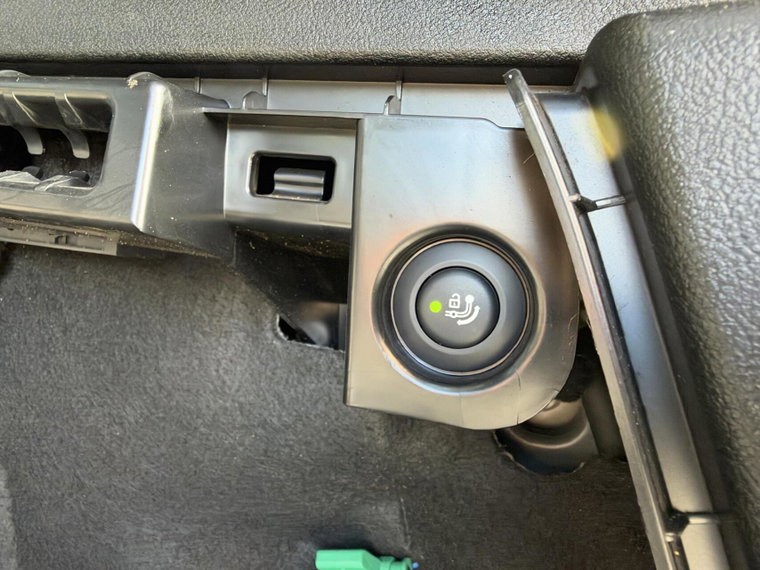 Vehicle Image 25