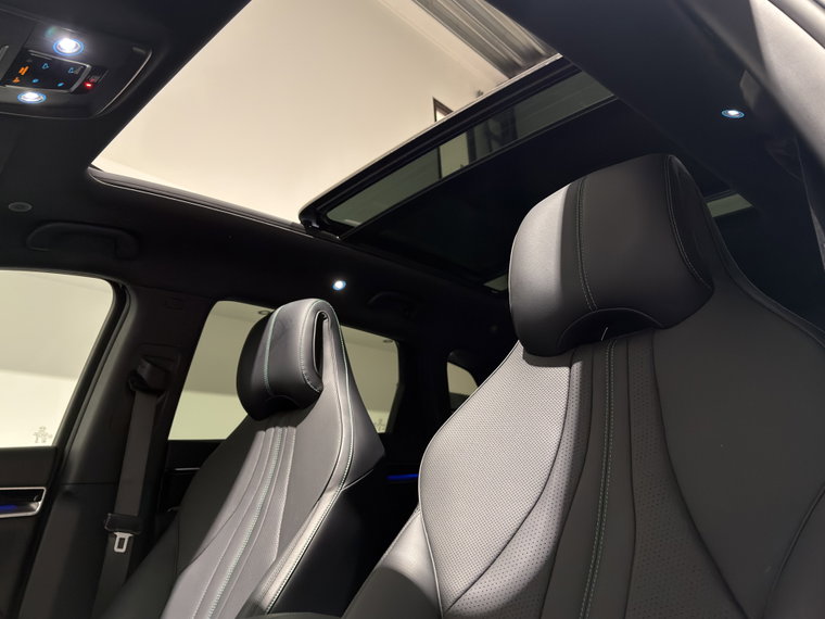 Vehicle Image 33