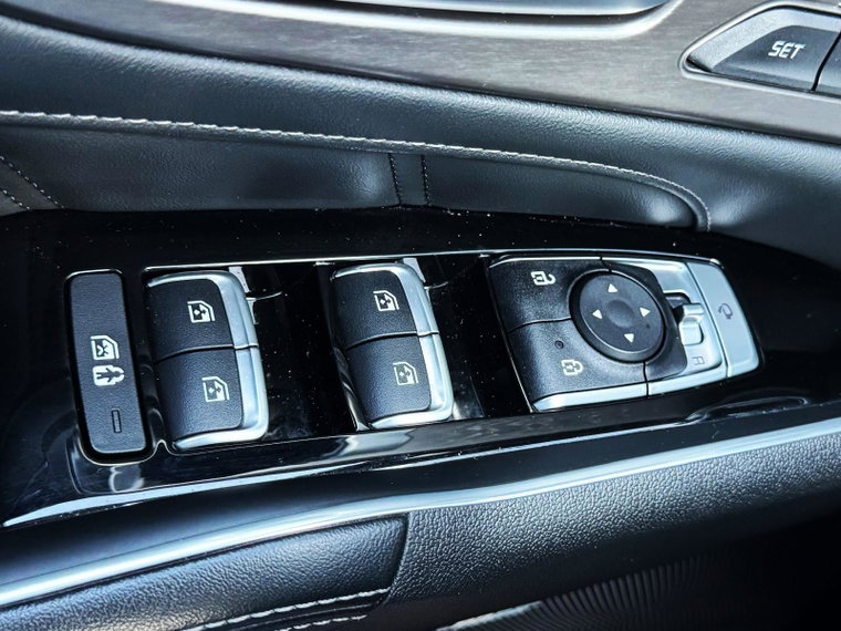 Vehicle Image 38