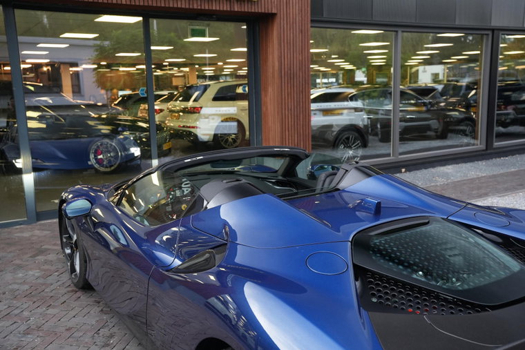 Vehicle Image 30