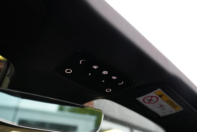 Vehicle Image 38